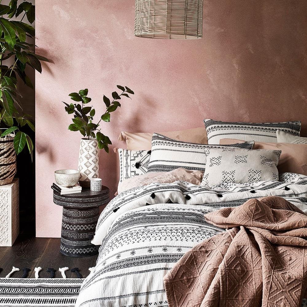 10 ways to create a dream blush pink bedroom. - BVM INTSOL